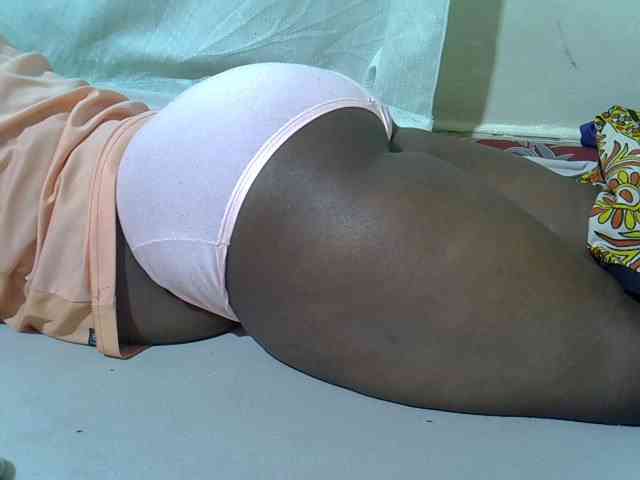 Ebonypussyy1 webcam