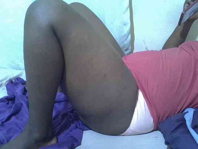 Ebonypussyy1 webcam