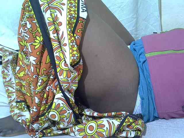 Ebonypussyy1 webcam