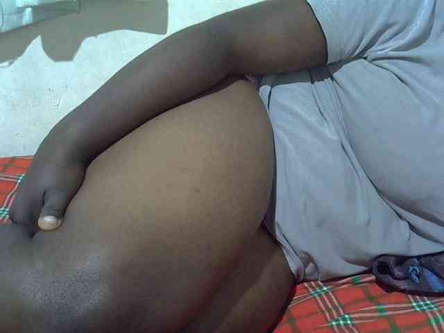 Ebonypussyy1 webcam
