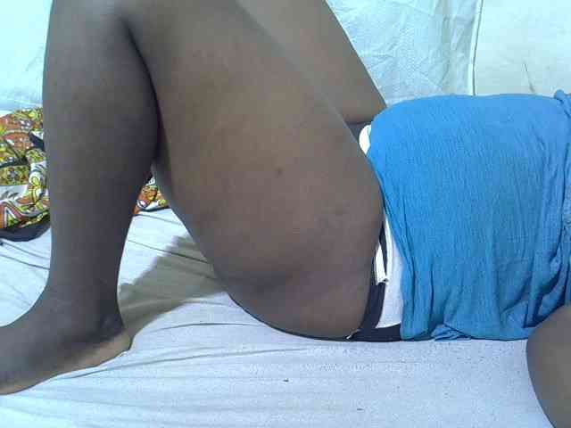 Ebonypussyy1 webcam
