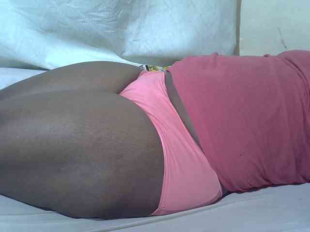 ebonypussyy1's live room