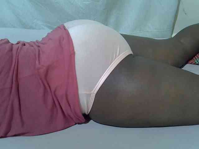 Ebonypussyy1