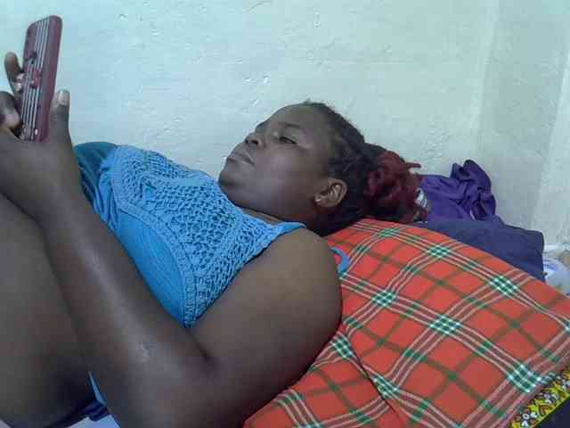 Ebonypussyy1 webcam
