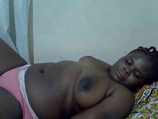 Ebonypussyy1 webcam