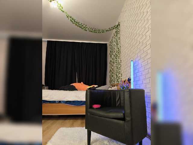 le modèle GORIGLAZ est en webcam porno dans un show sur le site bongacams, il possède les tags suivants: White/Caucasian,Blonde,Hairy