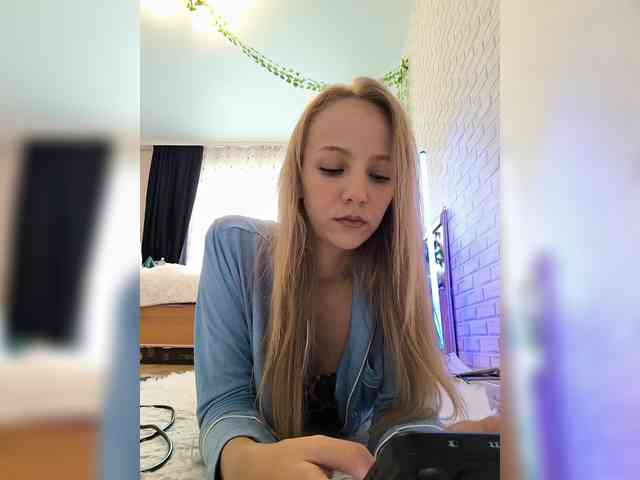 GORIGLAZ - Girl 