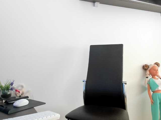 brinenycassie live cam on BongaCams