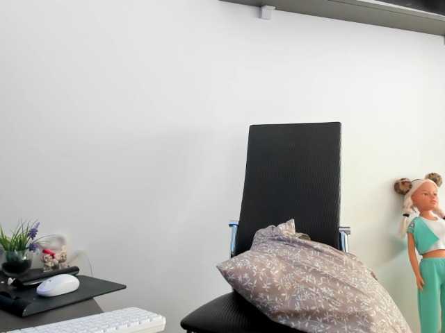 brinenycassie live cam on BongaCams