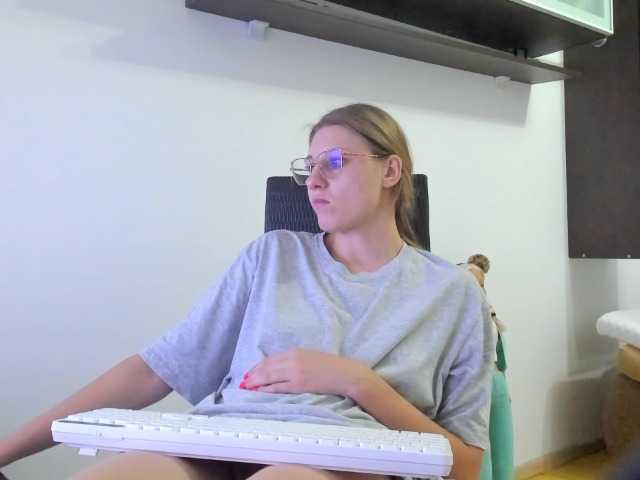 brinenycassie live cam on BongaCams