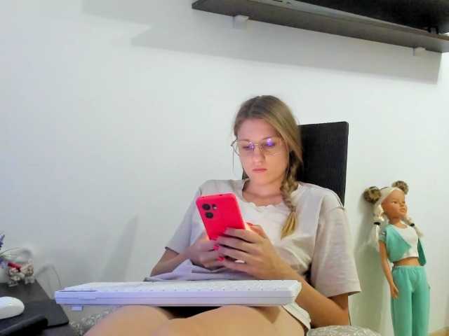 brinenycassie live cam on BongaCams