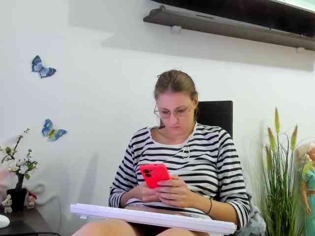 brinenycassie webcam