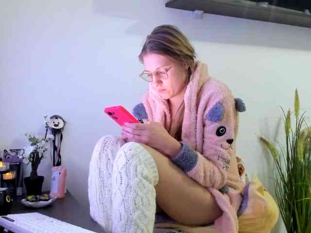 brinenycassie webcam