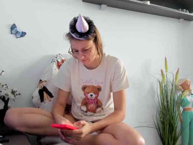 brinenycassie webcam