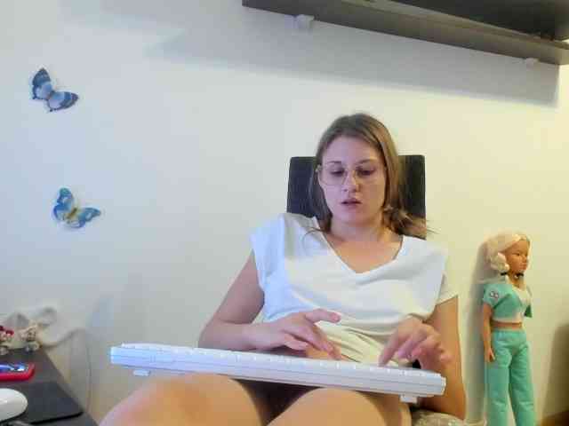brinenycassie webcam