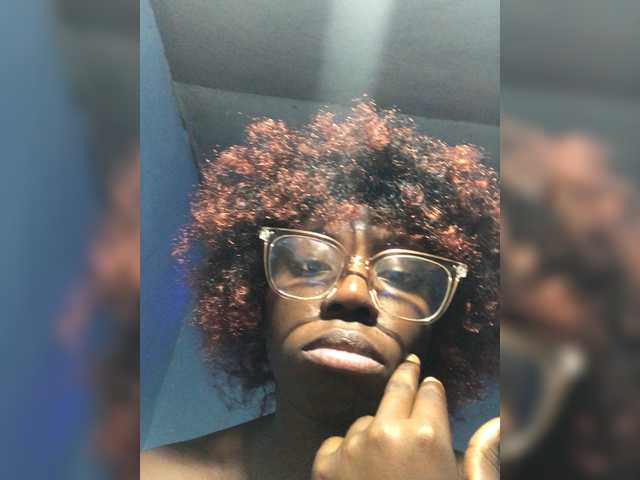 Blackbabe05 live cam on BongaCams