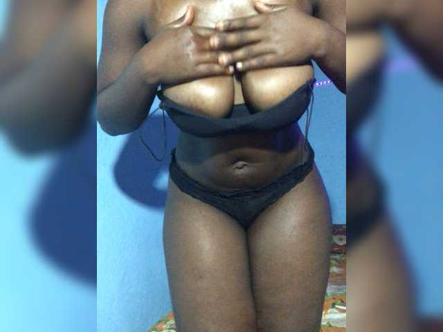 Blackbabe05 live cam on BongaCams