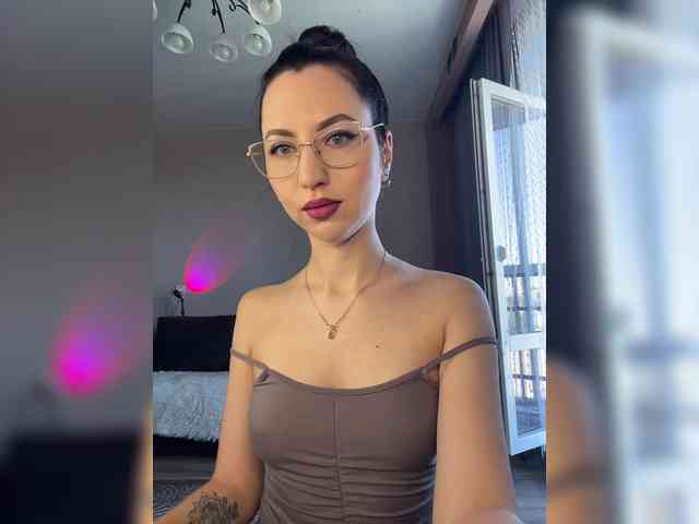 Model: Jannetemagdalenovna