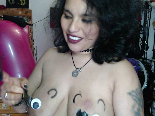 Kureijihentai live cam on BongaCams