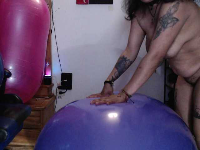 Kureijihentai live cam on BongaCams