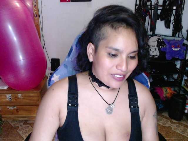 Kureijihentai live cam on BongaCams