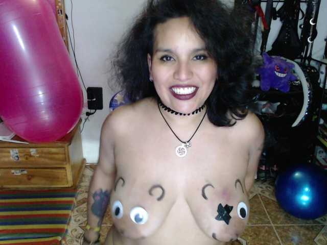 Kureijihentai live cam on BongaCams