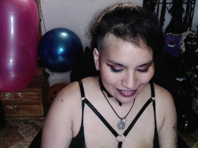 Kureijihentai live cam on BongaCams