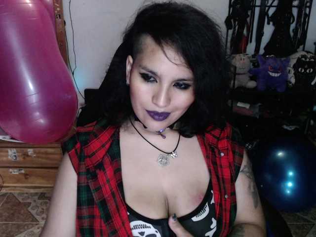 Kureijihentai live cam on BongaCams