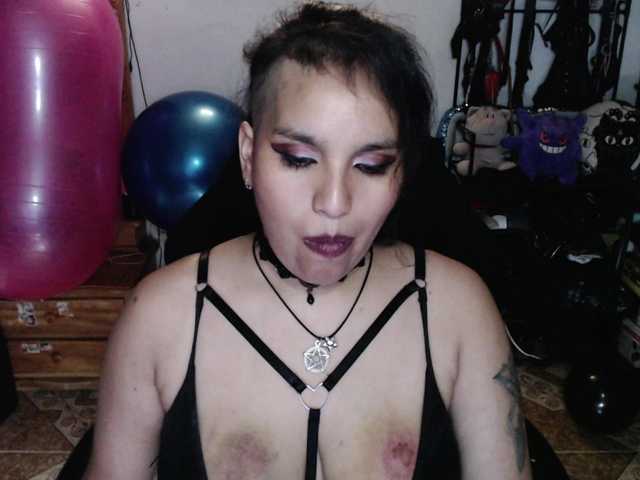 Kureijihentai live cam on BongaCams