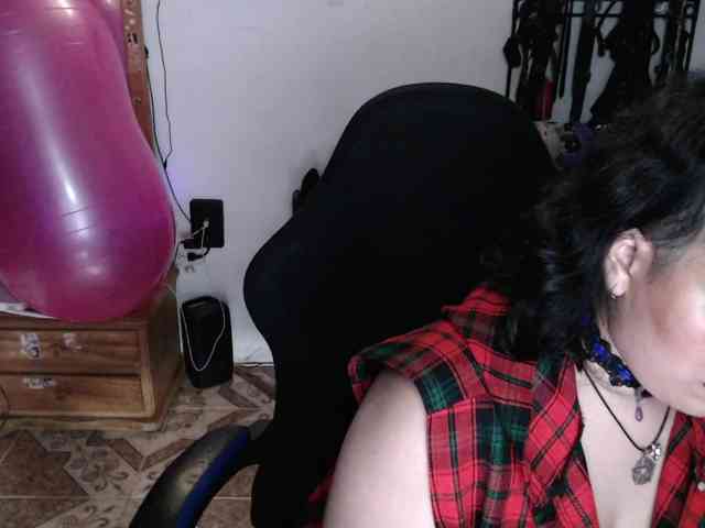 Kureijihentai webcam
