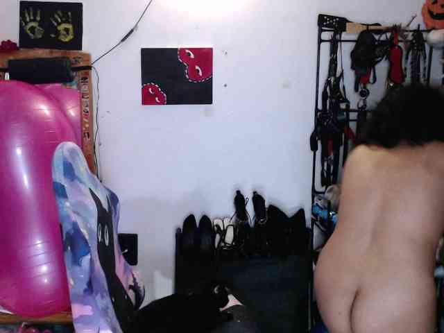 Kureijihentai webcam