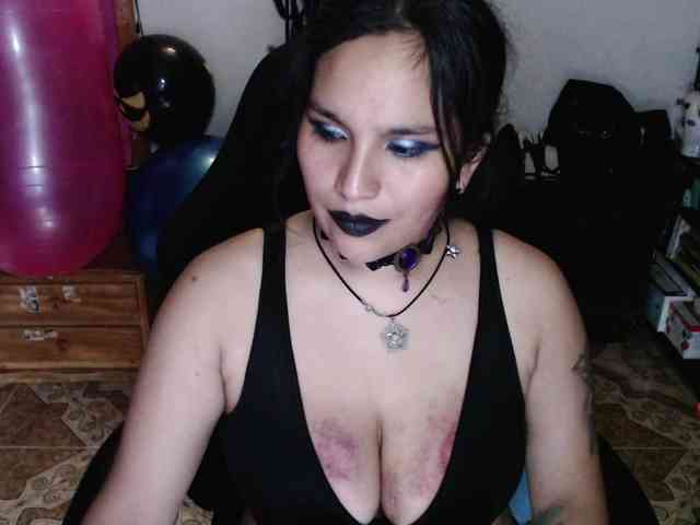 Kureijihentai webcam
