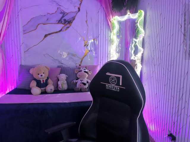 Candyy-tay1 live cam on BongaCams