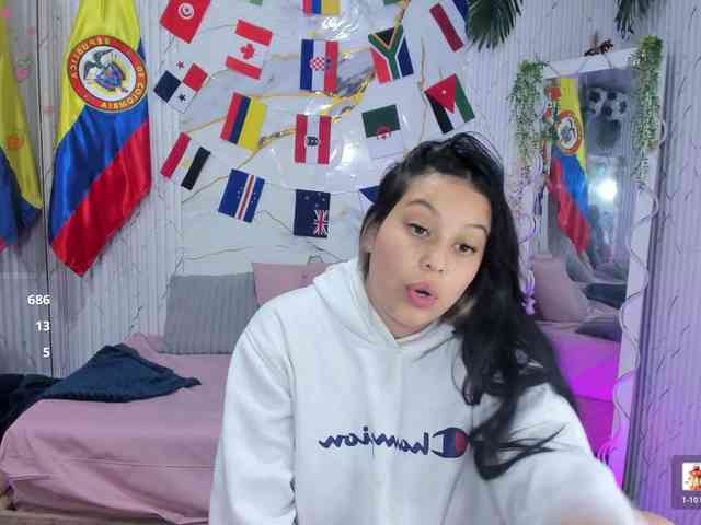 Candyy-tay1 Candyy-tay1