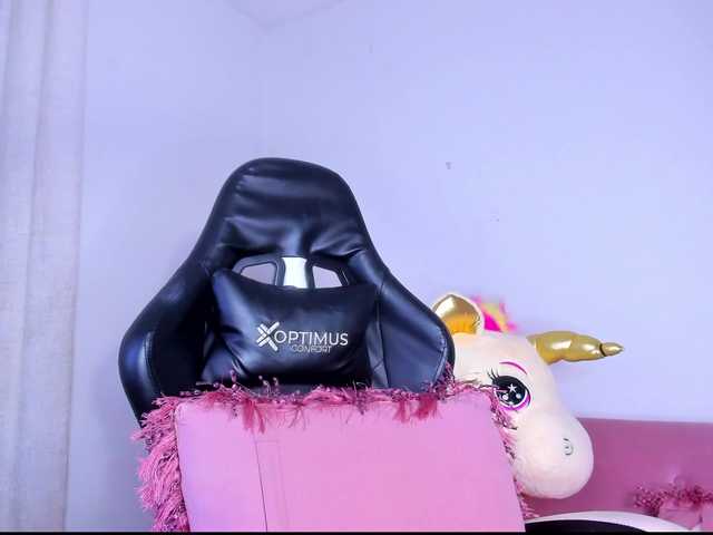 MiaaLove6969's BongaCams show and profile