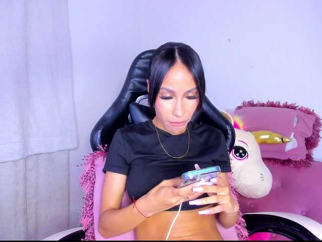 MiaaLove6969's BongaCams show and profile