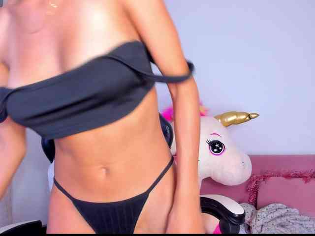 MiaaLove6969 webcam