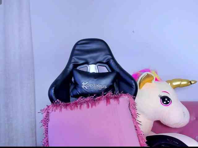 MiaaLove6969 webcam