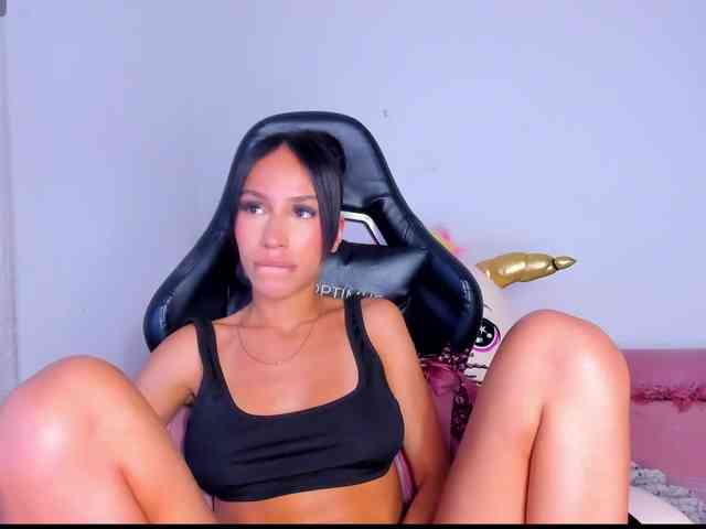 MiaaLove6969 webcam