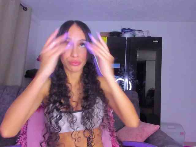 MiaaLove6969 webcam