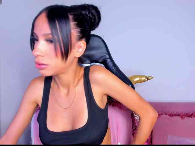 MiaaLove6969 webcam