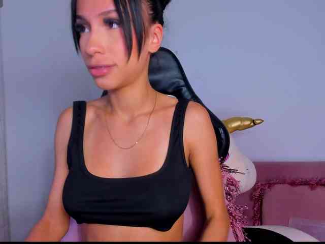 MiaaLove6969 webcam