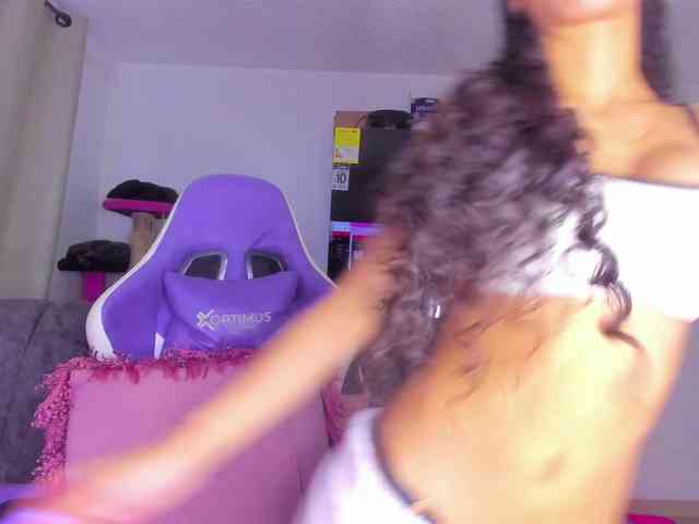 MiaaLove6969 webcam