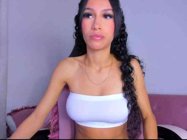 MiaaLove6969 webcam