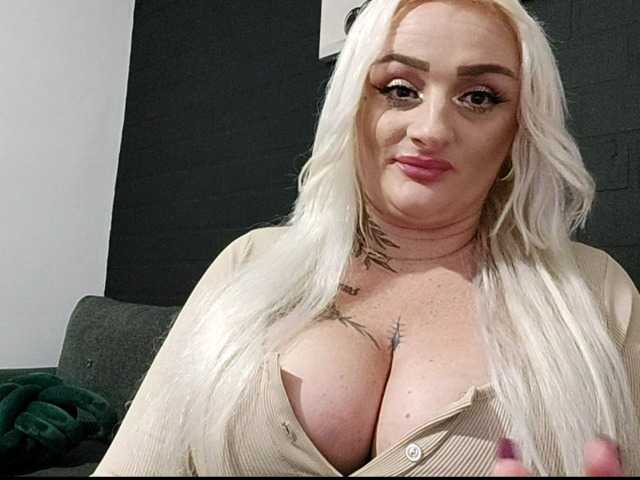AnastasiaBlond live cam on BongaCams