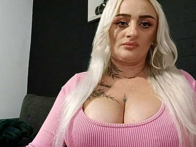 AnastasiaBlond live cam on BongaCams