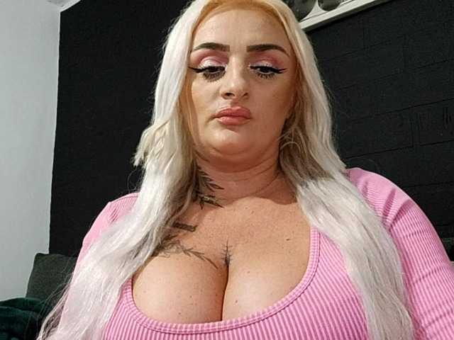 AnastasiaBlond live cam on BongaCams