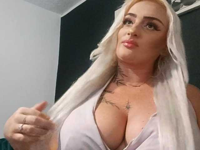 AnastasiaBlond live cam on BongaCams