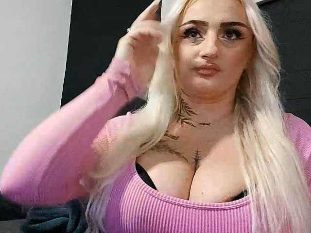 AnastasiaBlond live cam on BongaCams