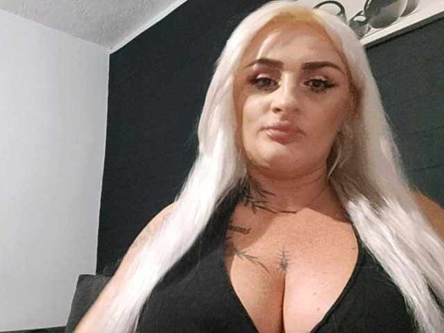AnastasiaBlond live cam on BongaCams